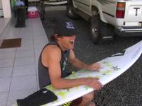 Tahiti surfing