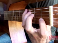 Leonard Grigoryan reviews the Kinny Stereo Acoustic Guitar for Gizmag