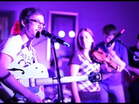 Garage Voice - Tips of Your Hands (LIVE)