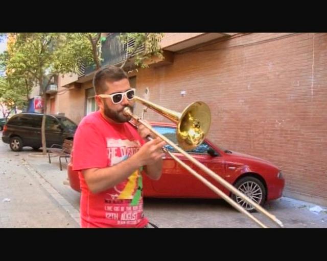 Miniatura del vídeo Esta noche: ALGORA Y LOS PERROS DE TERCIOPELO+KODAMA en Costello Club