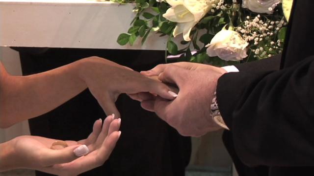 Vídeo de casamento Casamento André e Quézia do video maker (cinegrafista) Adriano Diogo, de Niterói, Rio de Janeiro, RJ, que faz video de casamento (filmagem de casamento), ou melhor, videojornalismo de casamentos, video de casamento judaico, video de noivas, video de festas e video de eventos sociais com uma edição de video inovadora e de primeira qualidade. Atua também em outras cidades do estado do Rio de Janeiro, tais como Niterói, Petrópolis, Teresópolis, entre outras. video casamento filmagem videos casamentos niteroi rj rio videojornalismo noiva niterói festa eventos clips vídeo clipe clip do videoclip