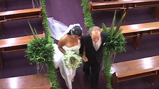 Vídeo de casamento David e Giselle do video maker (cinegrafista) Adriano Diogo, de Niterói, Rio de Janeiro, RJ, que faz video de casamento (filmagem de casamento), ou melhor, videojornalismo de casamentos, video de casamento judaico, video de noivas, video de festas e video de eventos sociais com uma edição de video inovadora e de primeira qualidade. Atua também em outras cidades do estado do Rio de Janeiro, tais como Niterói, Petrópolis, Teresópolis, entre outras. video casamento filmagem videos casamentos niteroi rj rio videojornalismo noiva niterói festa eventos clips vídeo clipe clip do videoclip