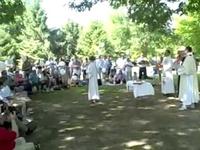 Mass on the Grass, the Episcopal Church celebrates Eucharist at Pridefest 2009