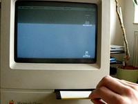 Mac SE | Remove floppy disc