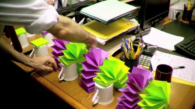 Thumbnail of video the sticky note experiment.