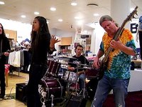Born To Play @ GAP (Lloyd Ctr, Portland, OR)