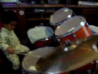 Ianzinho tocando Bateria