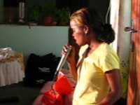 Kommagas singer