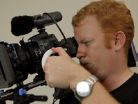 Canon 7D - TV cameraman Matt Jasper unboxes and rigs up his new 7D