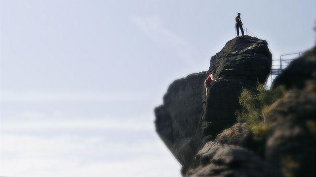 Miniatura del vídeo Small Life in Saxon Switzerland