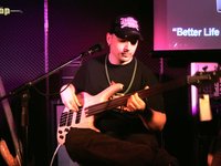 blog/aries/hangfoglalas_2009_vigh_arnold_bemutatja_a_cort_basszusgitarokat/1902