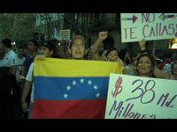 Partidarios y detractores de Hugo Chávez en Barcelona