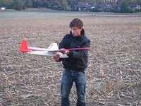Flug mit dem gepimpten Modell-Segelflugzeug