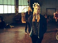 Ellie Goulding, "Under The Sheets"
