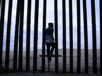 Teaser About the Border