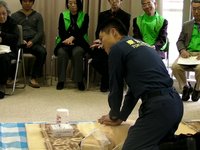 Comment effectuer un massage cardiaque
