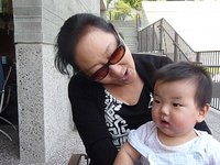 grandma (in korea) singing