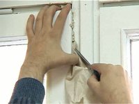 Бытовой вопрос: Замёрзли? Заклеиваем окна!