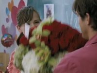 Sevgililer Günü Filmi... :: Filmde; Los Angeles'ta, Sevgililer Günü'nde on farklı hikâyenin... Videoyu Görüntüle