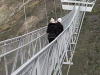 JEMMA & BRAD ON THE 120M BUNGY SWING IN QUEENSTOWN, NZ