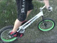 Alex-Jump_ZHI12 on Vimeo Просмотр видео