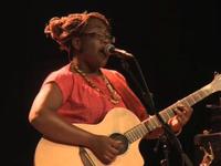 Mélissa Laveaux au Next Step