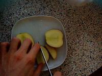 The most fruitilicious way to cut and serve an apple